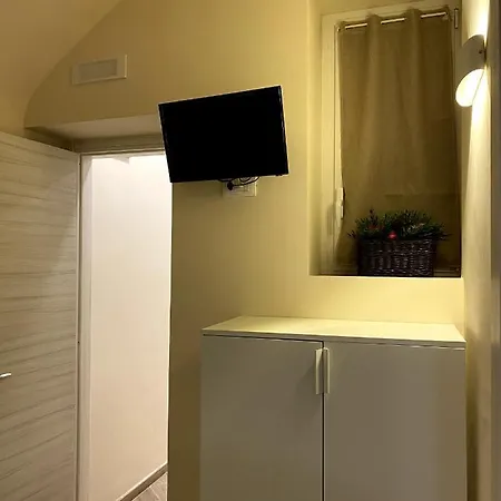 Arco Di Parma Centro * Roma