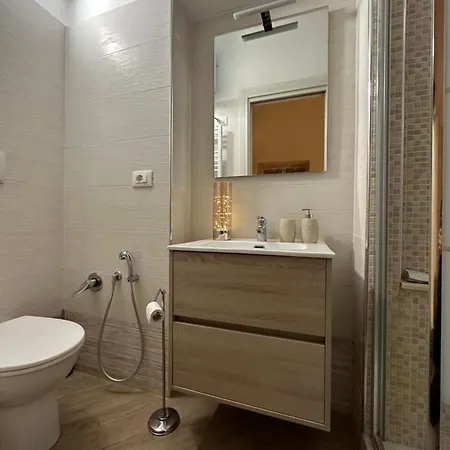 Arco Di Parma Centro * Roma